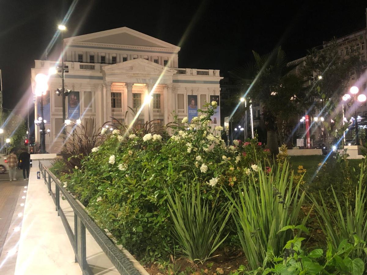 Royal Red Suite No 1, Piraeus Port Exterior photo